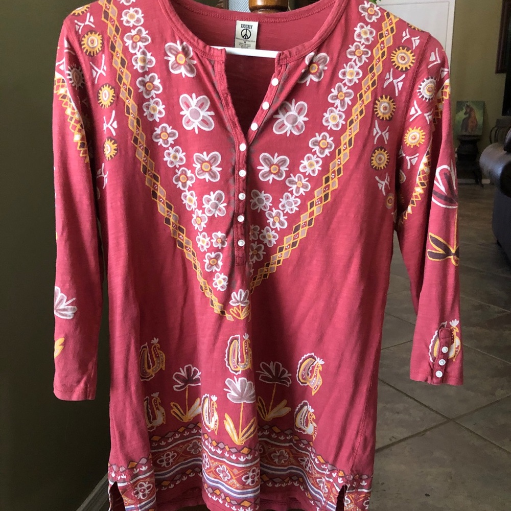 Size medium Lucky brand top